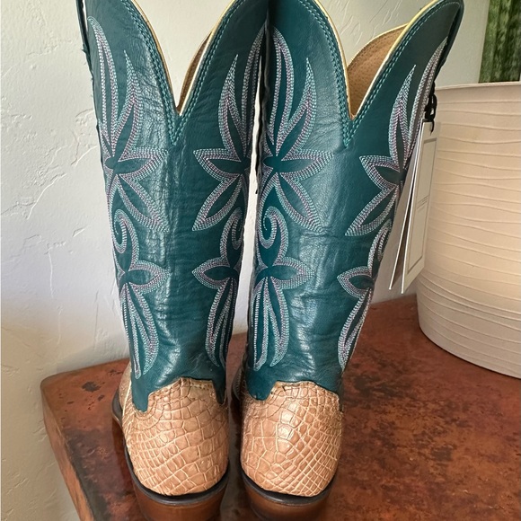 Lucchese Womens Caiman Cowboy Boots - Picture 3 of 8